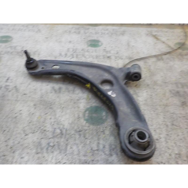Recambio de brazo suspension inferior delantero izquierdo para toyota yaris 1.4 turbodiesel cat referencia OEM IAM 4806909140  