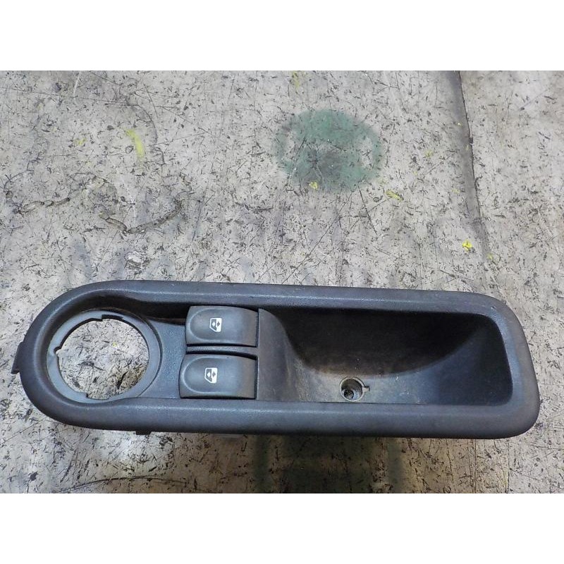 Recambio de mando elevalunas delantero izquierdo para renault twingo 1.2 16v referencia OEM IAM 8200214939  