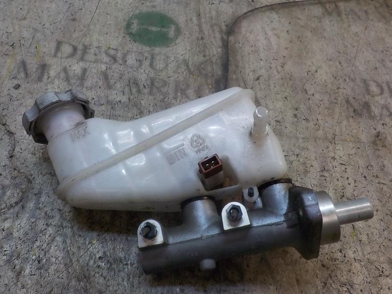 Recambio de bomba freno para hyundai i20 1.2 cat referencia OEM IAM 585101J100  