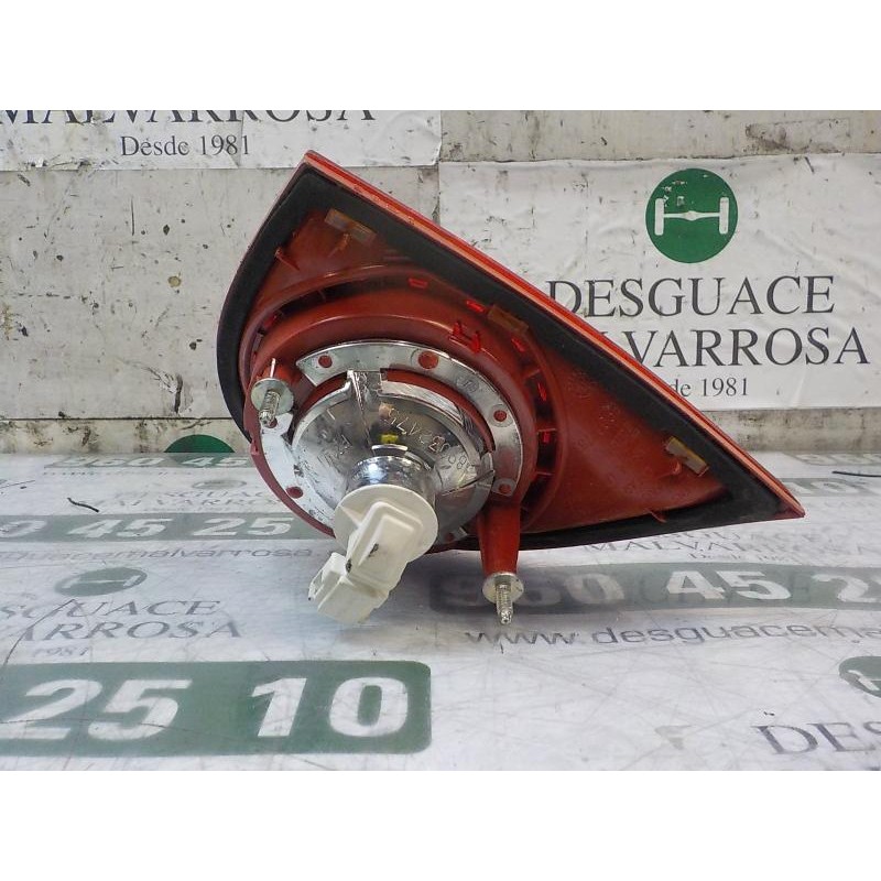 Recambio de piloto trasero derecho interior para volkswagen golf v berlina (1k1) 1.9 tdi referencia OEM IAM   