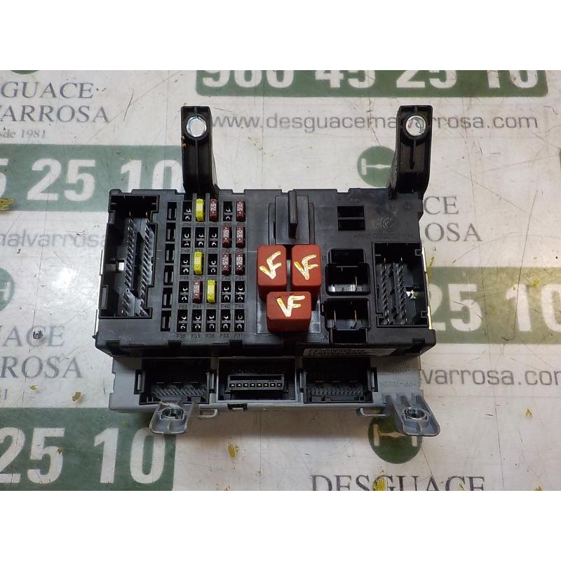 Recambio de caja reles / fusibles para fiat linea (110) 1.4 cat referencia OEM IAM 51889217 51825658 