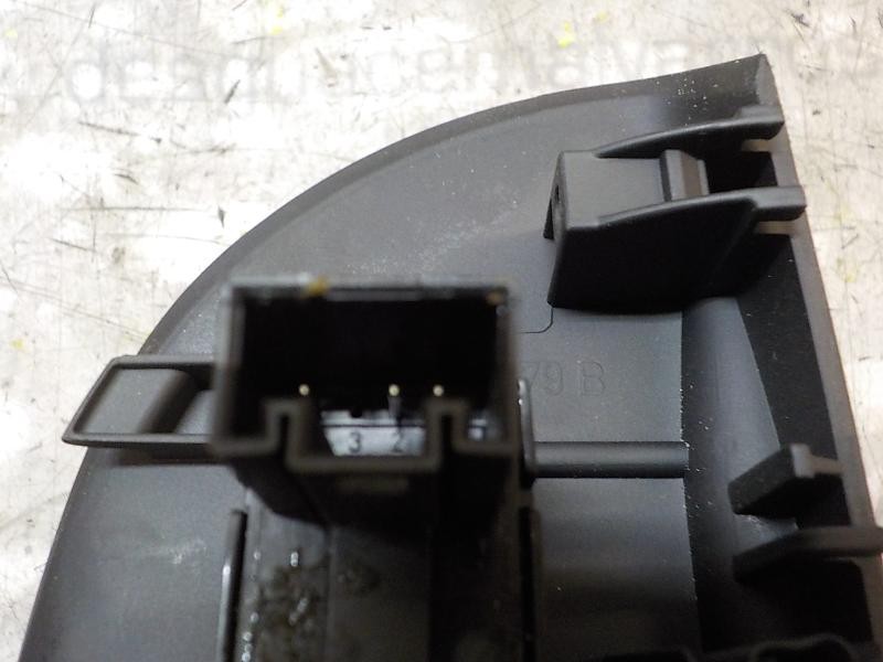 Recambio de mando elevalunas trasero izquierdo para volkswagen passat berlina (3c2) 2.0 tdi referencia OEM IAM   