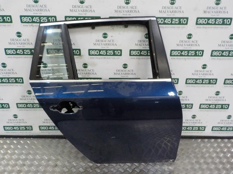 Recambio de puerta trasera derecha para bmw serie 5 touring (e61) 520d referencia OEM IAM 41527158502  