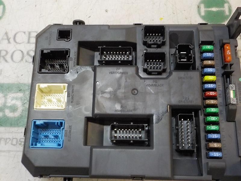 Recambio de caja reles / fusibles para peugeot 207 confort referencia OEM IAM   