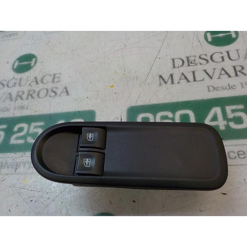 Recambio de mando elevalunas delantero izquierdo para dacia duster basis 4x2 referencia OEM IAM 254117873R  