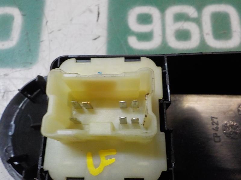 Recambio de mando elevalunas delantero izquierdo para dacia duster basis 4x2 referencia OEM IAM 254117873R  