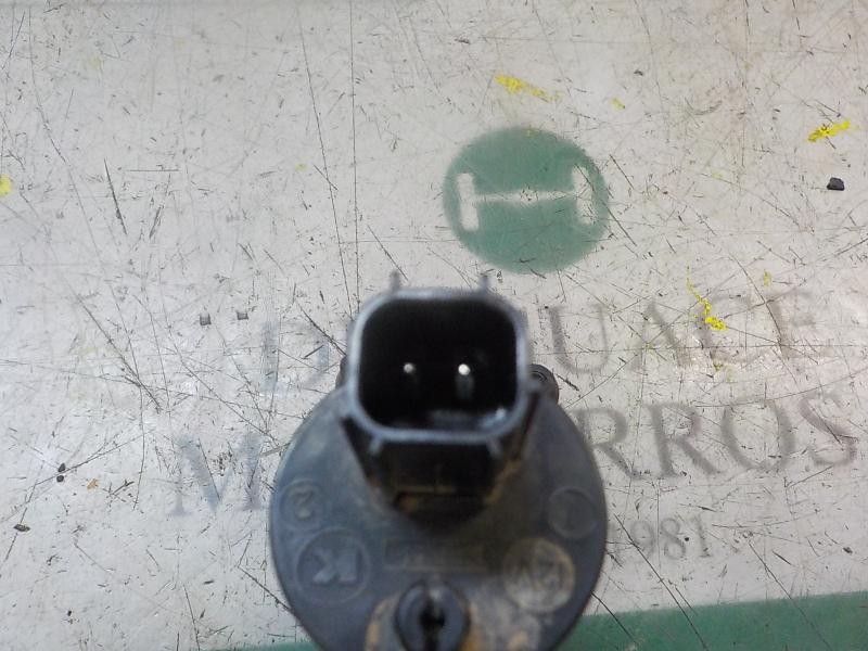 Recambio de bomba limpia para ford fiesta (ccn) trend referencia OEM IAM 2022321 8A6117K624AB 