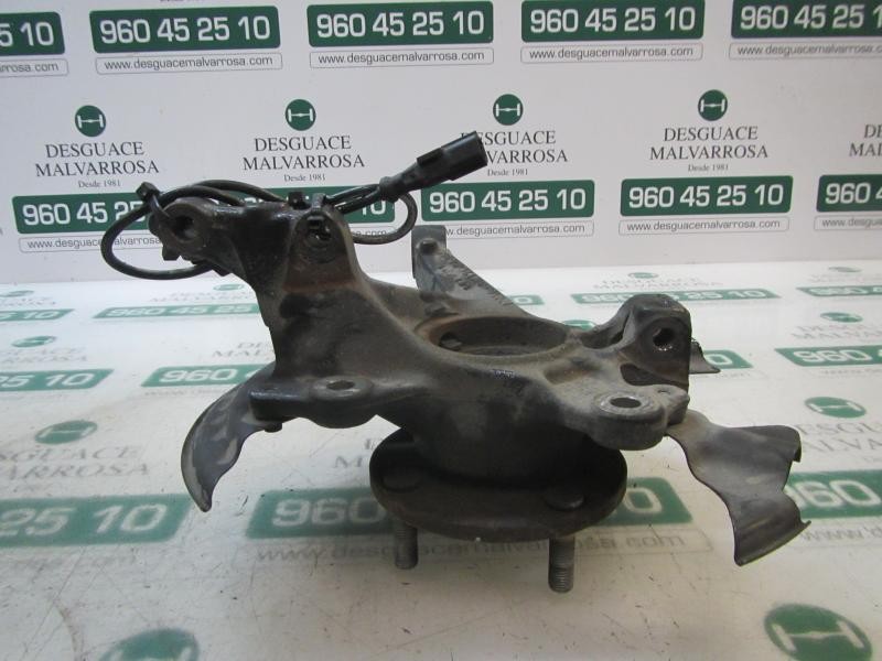 Recambio de mangueta delantera derecha para ford fiesta (ccn) titanium referencia OEM IAM 1822686  