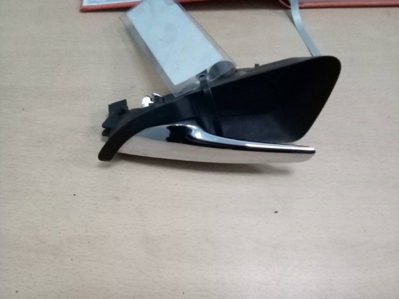 Recambio de maneta interior delantera izquierda para opel corsa e edition referencia OEM IAM   