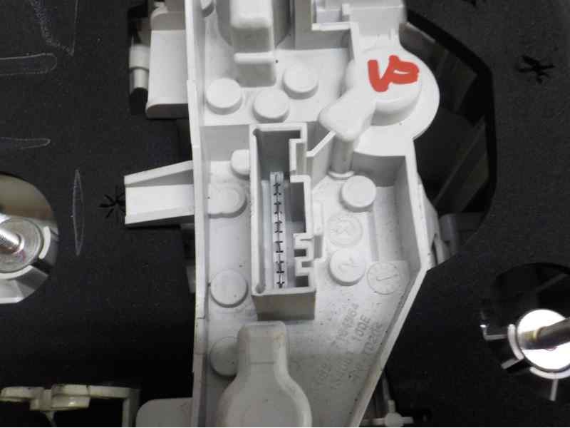 Recambio de piloto trasero derecho para bmw serie 1 berlina (e81/e87) 116d referencia OEM IAM 63217164956  