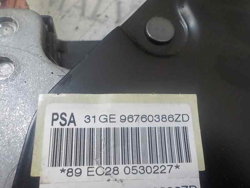Recambio de palanca freno de mano para peugeot 208 1.4 hdi fap referencia OEM IAM 4701H2 96760386ZD 