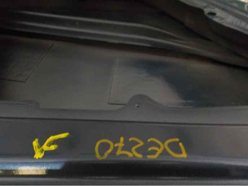 Recambio de puerta trasera izquierda para volvo v40 2.0 diesel cat referencia OEM IAM 32321999  