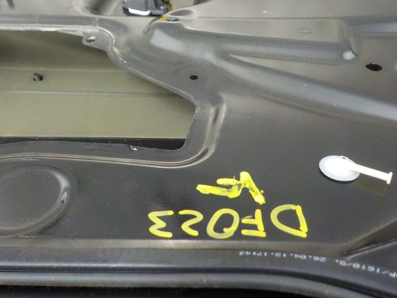 Recambio de puerta delantera derecha para audi a3 sportback (8p) 1.6 tdi referencia OEM IAM 8P4831052A  