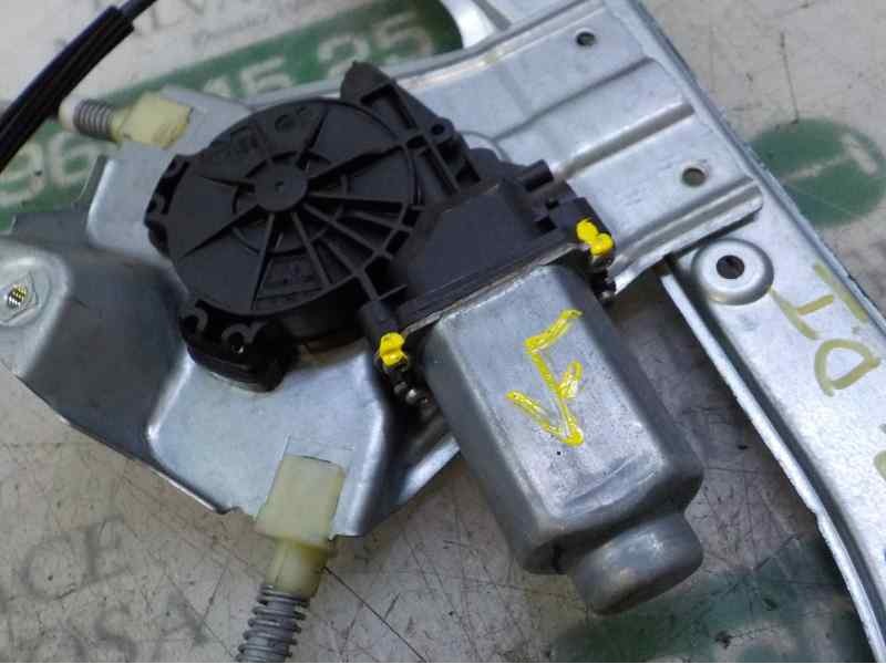 Recambio de elevalunas delantero izquierdo para renault clio iii 1.2 16v referencia OEM IAM   