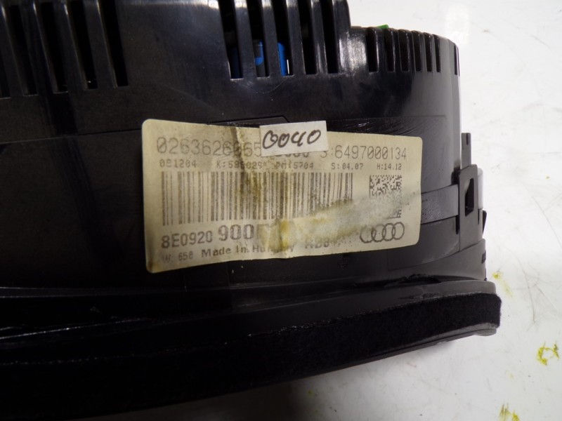 Recambio de cuadro instrumentos para audi a4 avant (8e) 2.0 tdi referencia OEM IAM 8E0920901H 8E0920900 
