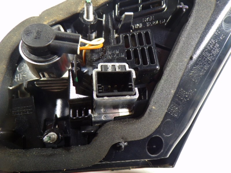 Recambio de piloto trasero izquierdo interior para volkswagen cc (358) 2.0 tdi referencia OEM IAM 3C8945307S 3C8945307S 