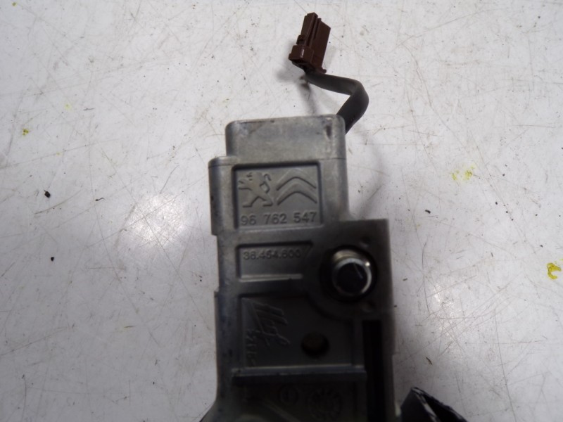 Recambio de antirrobo para peugeot 308 1.6 hdi referencia OEM IAM 1608682880 96762547 