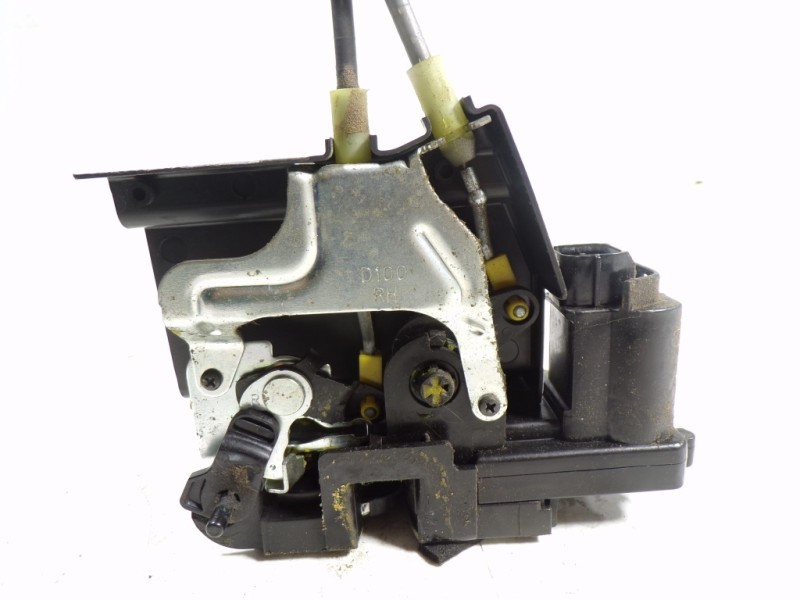 Recambio de cerradura puerta trasera derecha para ssangyong actyon 2.0 td cat referencia OEM IAM 7132009005  