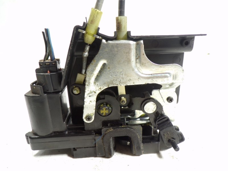 Recambio de cerradura puerta trasera izquierda para ssangyong actyon 2.0 td cat referencia OEM IAM 7131009005  