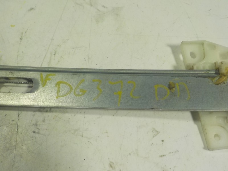 Recambio de elevalunas delantero derecho para mazda 3 berlina (bk) 1.6 16v cat referencia OEM IAM   