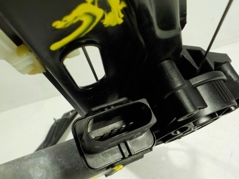 Recambio de elevalunas delantero izquierdo para bmw serie 3 lim. (f30) 318d referencia OEM IAM 51337281885 13262410 13262410