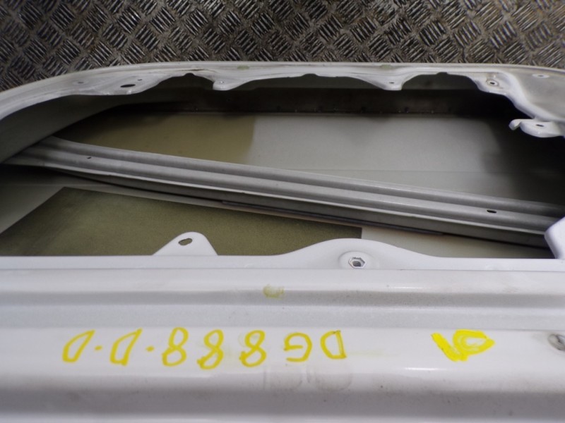 Recambio de puerta delantera derecha para skoda octavia berlina (1z3) collection referencia OEM IAM 1Z0831056  