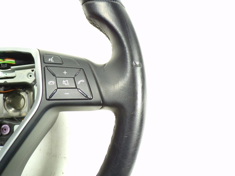 Recambio de volante para mercedes-benz clase b (w246) 1.8 cdi cat referencia OEM IAM A24646038039E38  