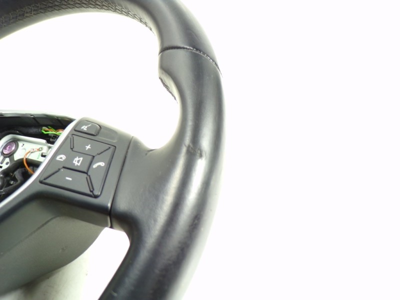 Recambio de volante para mercedes-benz clase b (w246) 1.8 cdi cat referencia OEM IAM A24646038039E38  