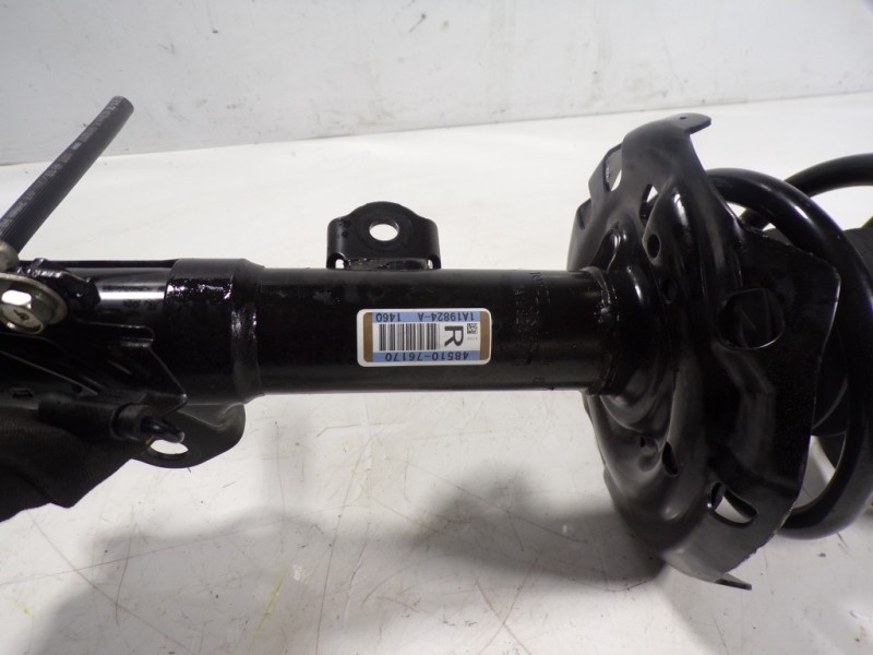 Recambio de amortiguador delantero derecho para lexus ux (za10) 250h referencia OEM IAM 4851080A67 4851076170 