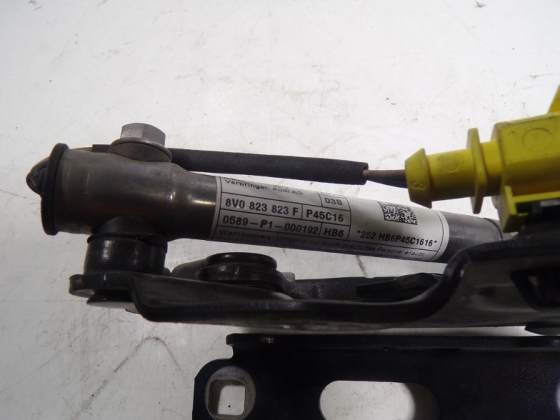 Recambio de modulo electronico para audi a3 sportback (8vf) 1.6 tdi referencia OEM IAM 8V0823302F 8V0823823F 