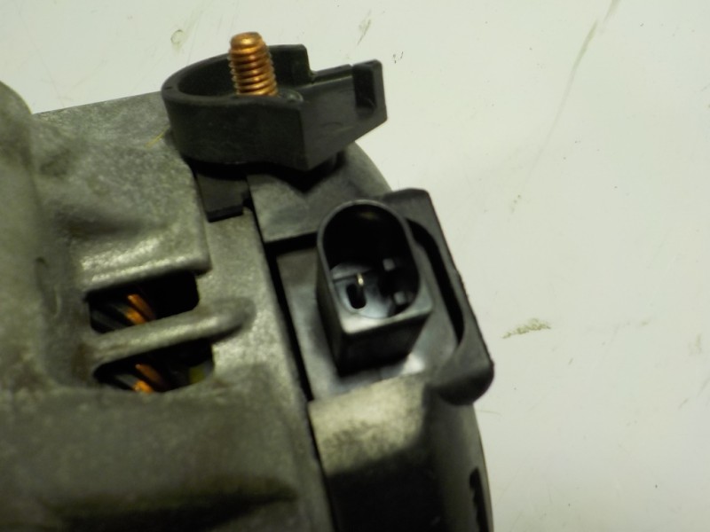 Recambio de alternador para bmw serie 3 berlina (e90) 320i referencia OEM IAM  7550468 