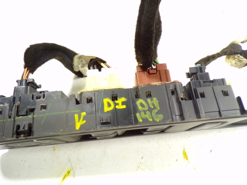 Recambio de mando elevalunas delantero izquierdo para renault captur 0.9 tce referencia OEM IAM 254113300R 254113300R 