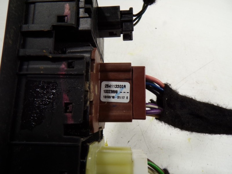 Recambio de mando elevalunas delantero izquierdo para renault captur 0.9 tce referencia OEM IAM 254113300R 254113300R 