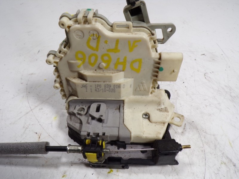 Recambio de cerradura puerta trasera derecha para seat leon (1p1) 1.6 tdi referencia OEM IAM 1P0839016 1P0839016D 