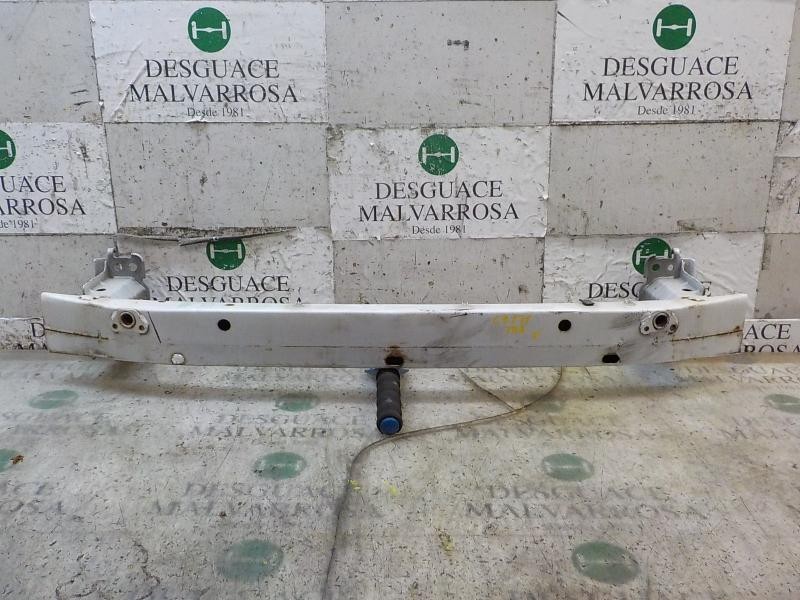 Recambio de refuerzo paragolpes delantero para toyota auris 1.4 turbodiesel cat referencia OEM IAM 5202102120  