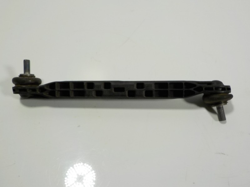 Recambio de bieleta estabilizadora delantera derecha para audi a1 sportback (gba) 1.0 tfsi referencia OEM IAM 2Q0411315  