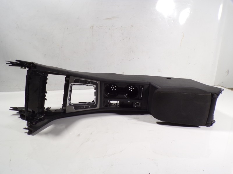 Recambio de apoyabrazos central para volkswagen golf vii lim. 1.6 tdi dpf referencia OEM IAM 5G0864207DAMK  