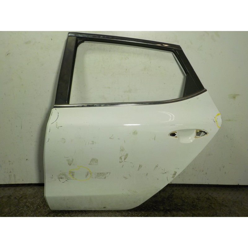 Recambio de puerta trasera izquierda para kia cee´d 1.4 crdi cat referencia OEM IAM 77003A2000  