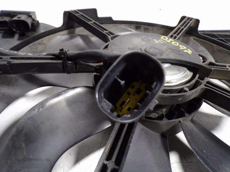 Recambio de electroventilador para citroën c4 picasso 1.6 hdi fap referencia OEM IAM 9806313280  