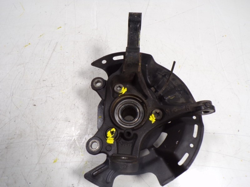 Recambio de mangueta delantera derecha para kia ceed 1.6 crdi cat referencia OEM IAM 51716G4AA0  