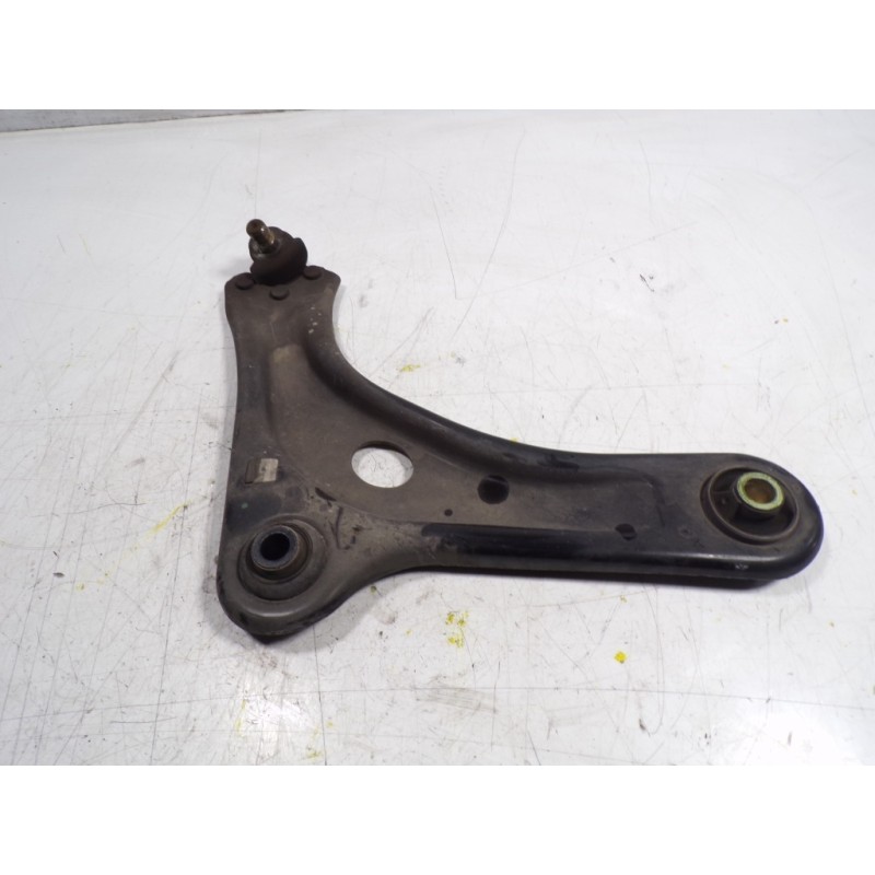 Recambio de brazo suspension inferior delantero derecho para peugeot 208 1.4 hdi fap referencia OEM IAM 9670771480  