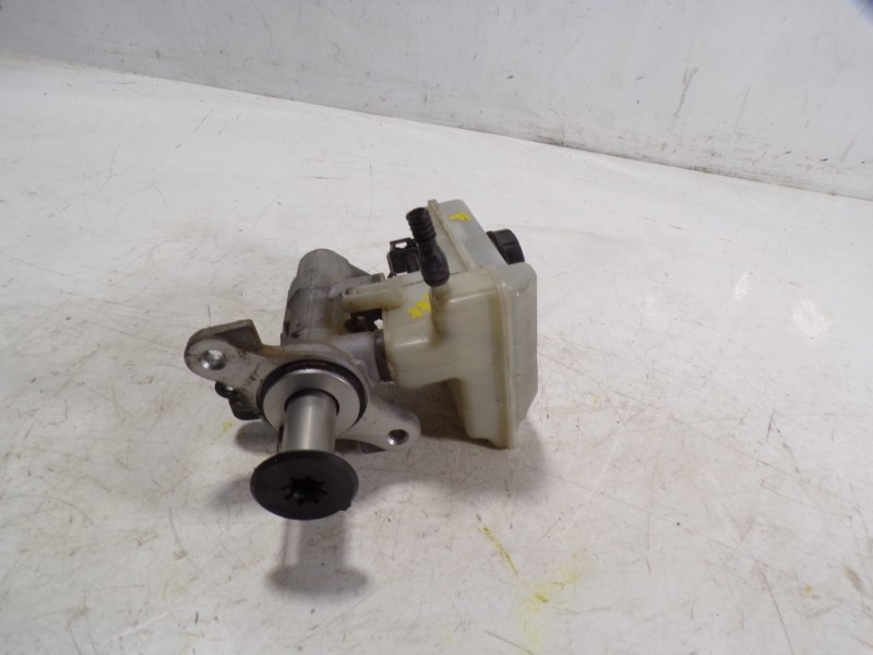 Recambio de bomba freno para audi a3 sportback (8va) 1.6 tdi referencia OEM IAM 8V1611021A  