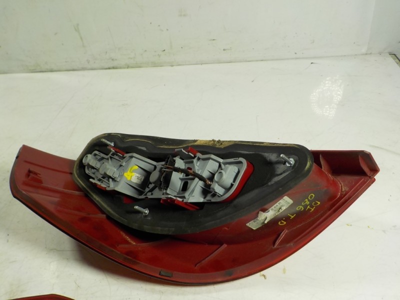 Recambio de piloto trasero derecho para mercedes-benz clase a (w169) 1.5 cat referencia OEM IAM  A1698201064R 