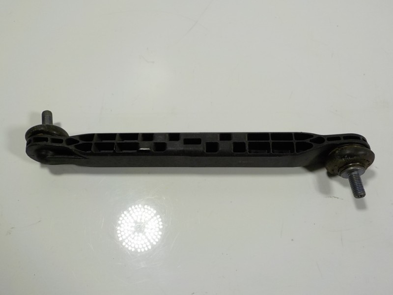 Recambio de bieleta estabilizadora delantera izquierda para audi a1 sportback (gba) 1.0 tfsi referencia OEM IAM 2Q0411315  