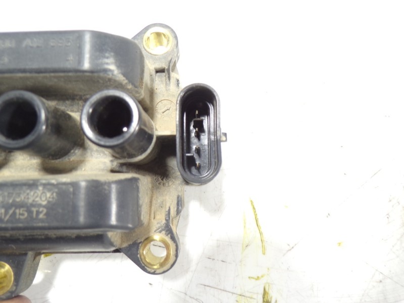 Recambio de bobina para dacia sandero 1.2 16v cat referencia OEM IAM 8200702693  