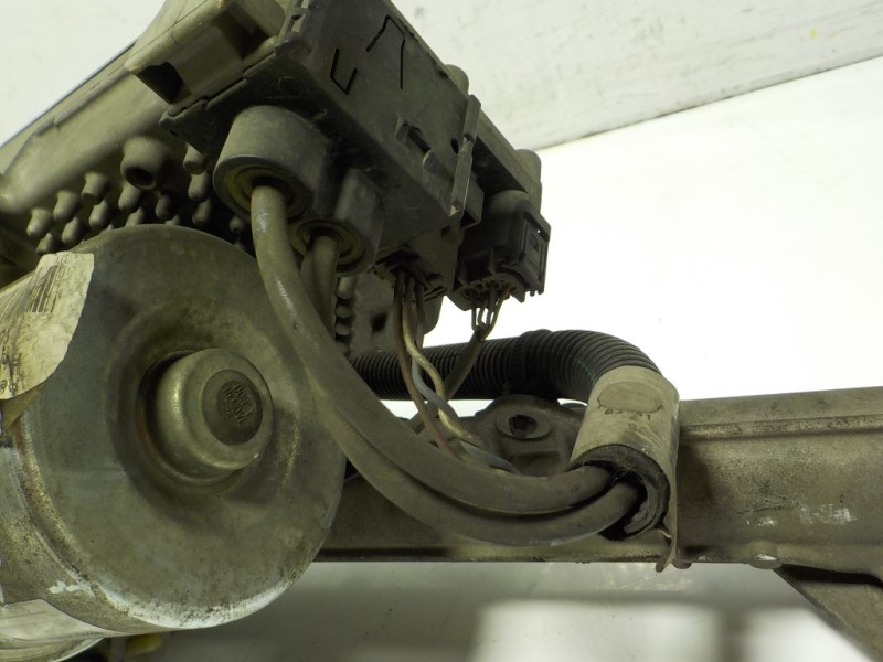 Recambio de cremallera direccion para peugeot 207 1.6 16v hdi referencia OEM IAM 4001F8  