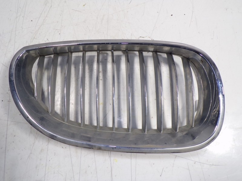 Recambio de rejilla para bmw serie 5 berlina (e60) 2.0 16v diesel referencia OEM IAM 51137027062  