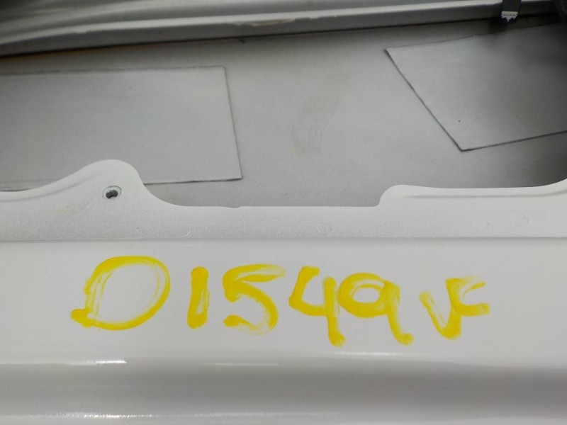 Recambio de puerta trasera derecha para volvo v40 2.0 diesel cat referencia OEM IAM 32351000  