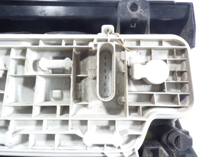 Recambio de piloto trasero derecho para volkswagen caddy furgón/kombi maxi kombi bmt referencia OEM IAM 2K1945096T 2K1945096T 