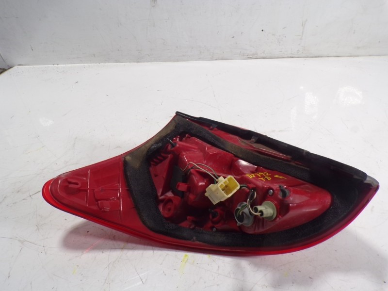 Recambio de piloto trasero derecho para toyota rav 4 (a3) executive referencia OEM IAM 8155142150  